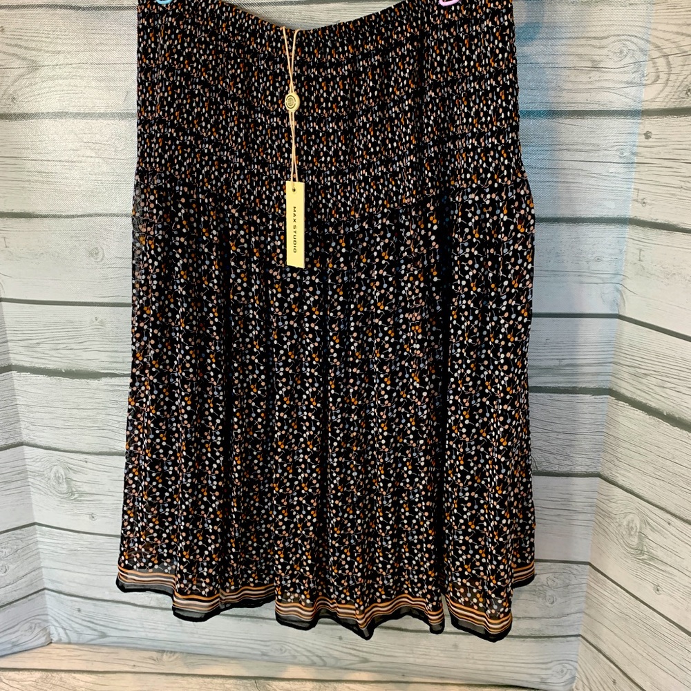 Max Studio Women’s Skirt XS Smocked Waist Sheer Lined Mini Black & Polka Dot New